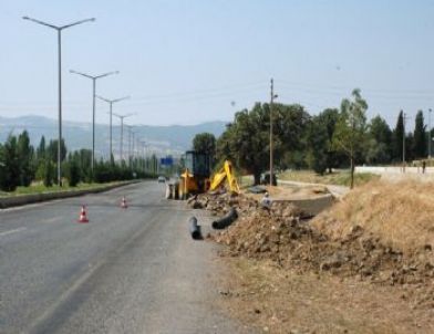 Gediz'in Dayınlar Mahallesi'ne 750 Metre Uzunluğunda Kanalizasyon Hattı Yapılıyor