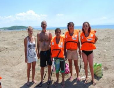 Gezi Teknesi Yandı, 100 Yolcu Ölümden Döndü