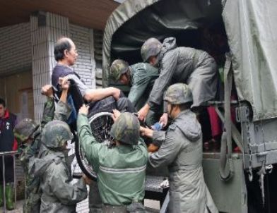 Tsunami Gibi Tayfunda, Ölü Sayısı 5’e Yükseldi