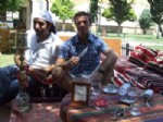 ŞARK KÖŞESI - Turistlerin Türk Kahvesi ve Nargile Keyfi