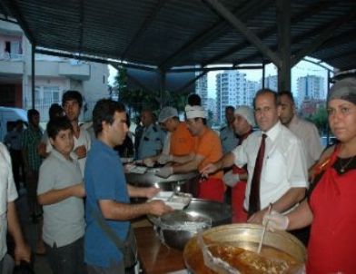 Yenişehir Emniyet Müdürlüğü Bin Kişiye İftar Verdi