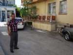 Arabası Evinin Önünden Çalındı