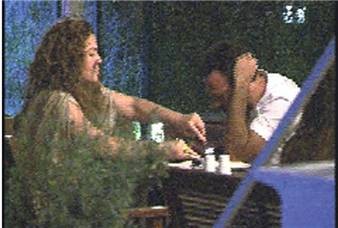 Gökçe Bahadır’a arkadaşıyla Ali Sunal böyle yakalandı!