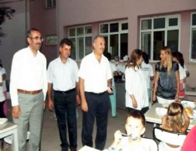 Ayvalık’ta Sevgiyle Harmanlanan İftar Yemeği