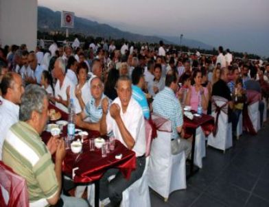 Mhp’nin İftar Sofrası Vekiller ve Partileri Buluşturdu