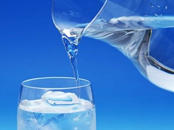 Çeşme Suyunu Bir Müddet Dinlendirdikten Sonra Soğuk Olarak İçin