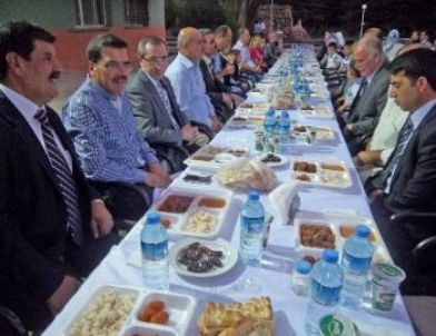 Şehit Aileleri İftar Yemeğinde Bir Araya Geldi