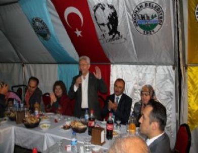 Ardahan Belediyesinin İftar Yemeğine Yoğun İlgi