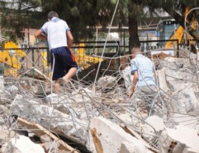 Çocuklar Hurda Satarak Aile Ekonomisine Katkı Sağlıyor