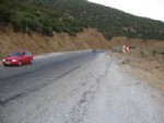 ABDURRAHMAN KOÇOĞLU - Gölcük Yolu Bariyer Bekliyor