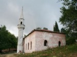 SELIMIYE CAMII - Köy Camisi Bakımsızlıktan Çürüyor