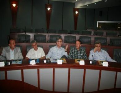 Vali ve Belediye Başkanları, Orta Hasarlı Binalar İçin Toplandı