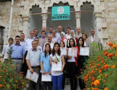 Açıköğretim Lisesinden Mezun Olan 15 Öğrenci Diploma Sevinci Yaşadı