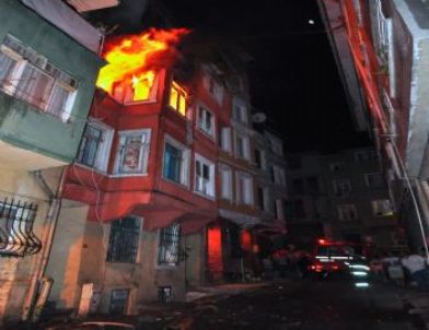 Beyoğlu’nda Korkutan Yangın: 4 Yaralı