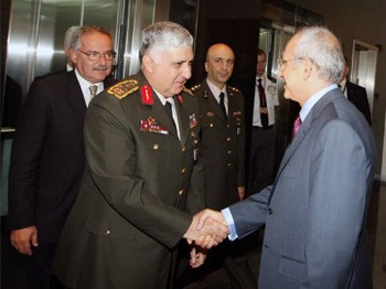 Özel'den CHP'ye İade-i ziyaret