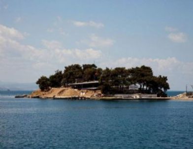 Zeytinliada'nın İlk Misafirleri Yunanlı Turistler Oldu