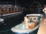 YOLCU TEKNESİ - Antalya Limanı'nda Demirli Tekne Battı