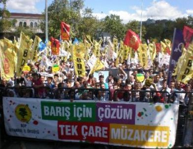 ‘barış Mitingi’ Gecikmeli Olarak Başladı