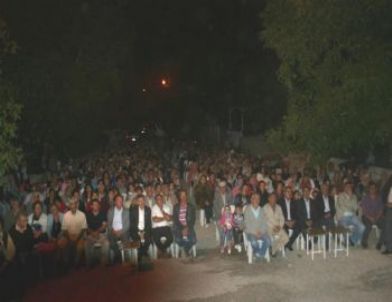 Musa Eroğlu, Türküleriyle Hemşerilerini Coşturdu