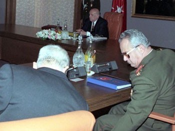 28 Şubat belgelerinin gizlilik kararı kaldırıldı