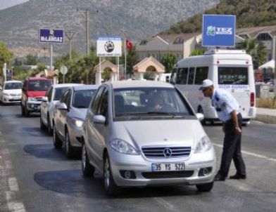 Kuşadası Polisi’nin Yaz Uygulaması Başarılı Geçti