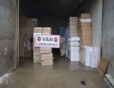 Gürpınar’da 52 Bin 220 Paket Kaçak Sigara Ele Geçirildi