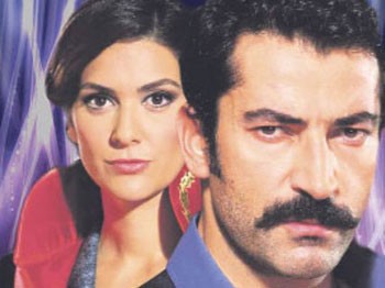 Ünlü Oyuncu Adliyede