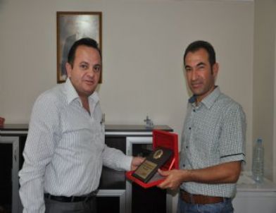 Komiser Kemal Belik, Emniyet Müdürü Sezer İle Vedalaştı