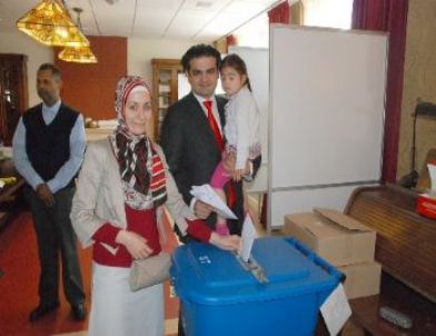 Türk Adaylar Oylarını Kullandı