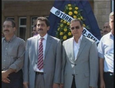 Türk-büro-sen Adliye Önüne Siyah Çelşenk Bıraktı,