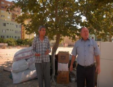 Sokağa Atılan Aileye Belediye Başkanı Sahip Çıktı