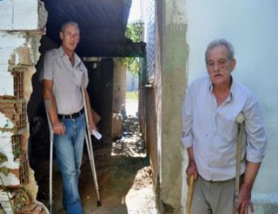 Söke’de 25 Yıllık Kapıları Duvarla Kapatılan Engelli Aile Mahsur Kaldı