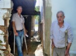 ÇıKMAZ SOKAK - Söke’de 25 Yıllık Kapıları Duvarla Kapatılan Engelli Aile Mahsur Kaldı
