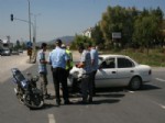 IŞIK İHLALİ - Düzce’de Trafik Kazası: 2 Yaralı
