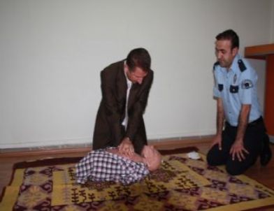 Erzincan’da Emniyet Müdürlerine İlkyardım Kursu