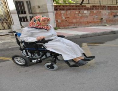 Hüsniye Çetin Akülü Arabasına Kavuştu