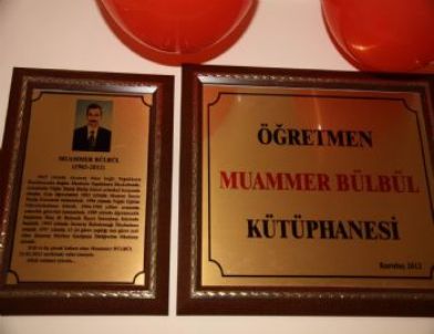 Vefat Eden Öğretmenin Adına Kütüphane Açtılar