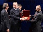 Erdoğan'a İsa Bey İshakoviç Ödülü Verildi