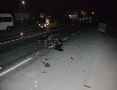 Motor Sürücüsü Hatalı Sollama Yapan Otobüsün Altında Kaldı