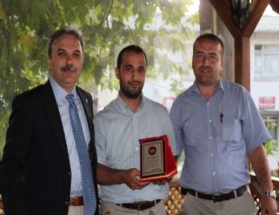 Müftü Hocaya Sarık ve Cübbe Hediye Etti