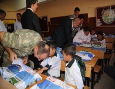 Cizre Kaymakamı Şenol Koca, Minik Öğrencileri Ziyaret Etti