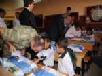 ŞENOL KOCA - Cizre Kaymakamı Şenol Koca, Minik Öğrencileri Ziyaret Etti