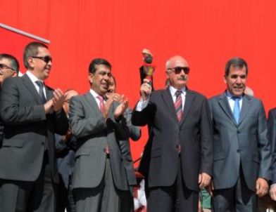 Öğrenciler, Yeni Eğitim Sistemiyle Okula Başladı