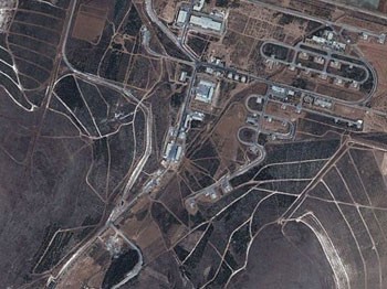 Esad çölde kimyasal silah denedi