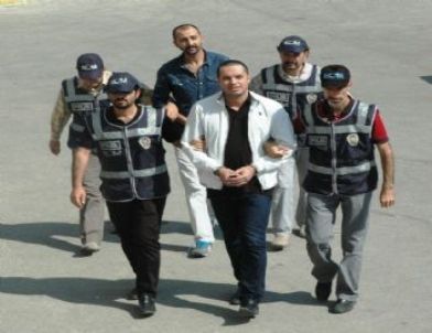 Firari Suç Örgütü Yöneticisi 2 Şüpheli Yakalandı