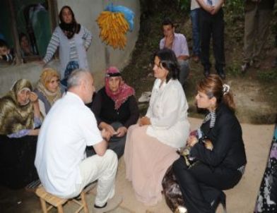 Bayan Kızılcık, Araklılı Şehit Ailesi'nin Acılarını Paylaştı