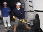 VAGON - Belediye Başkanı Eksi 710 Metrede Kömür Çıkarttı