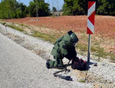 Şüpheli Çanta Su Topu Atışıyla İmha Edildi