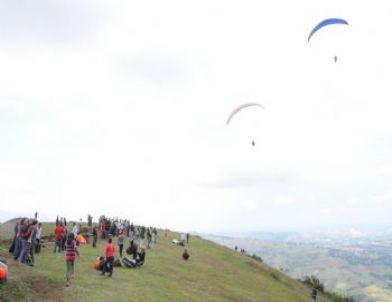 Genç, Samsun'u Tanıtmak İçin Uçtu