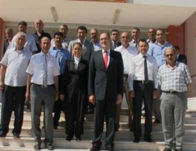 Milletvekili Öznur Çalık Kale Kaymakamlığı'nı Ziyaret Etti